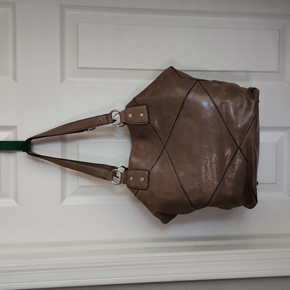 Michael kors jet set leater tote. - Picture 2 of 4